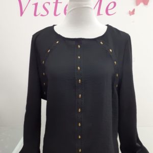 Blusa negra tachuelas