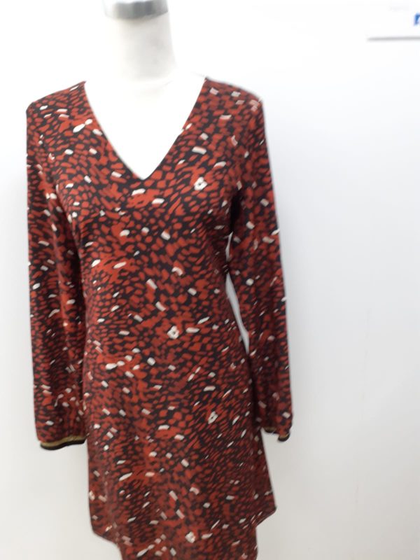 Vestido decorado - Imagen 2
