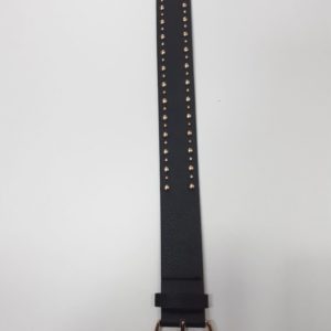 Cinturón negro tachuelas
