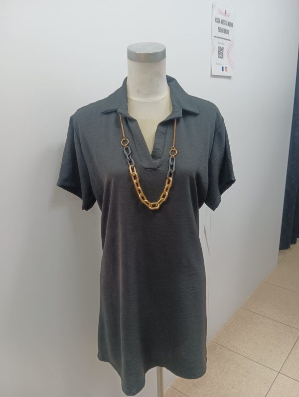 Vestido negro collar