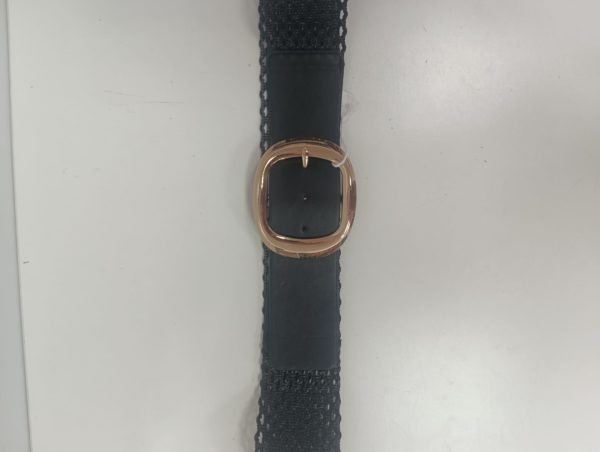 Cinturón negro calado