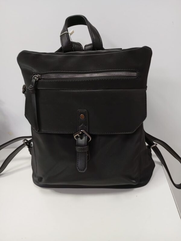 Mochila negra