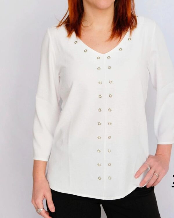 Blusa tachuelas