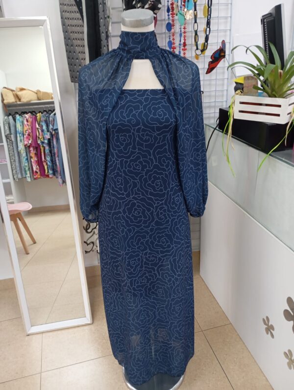 Vestido mangas capa