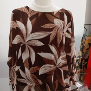 Blusa estampada nudo
