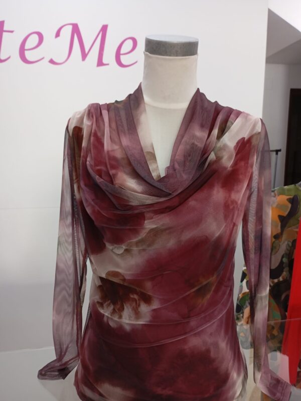 Blusa cuello tul