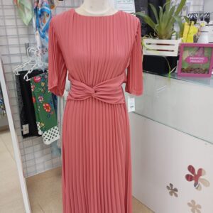 Vestido plisado coral