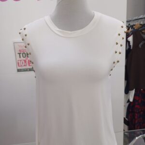 Camiseta tachuelas