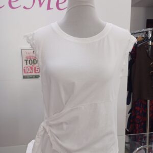 Camiseta nudo